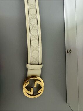 Authentic Gucci Cream Leather Belt with Gold Double G Buckle
